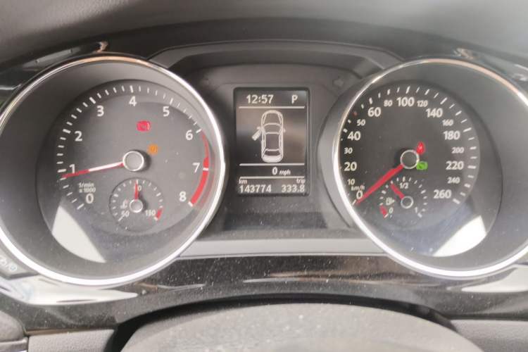 Used Volkswagen Sagitar 2015 280TSI Automatic Flagship Model Instrument Cluster