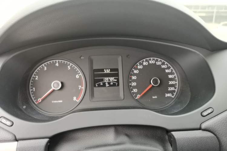 Used Volkswagen Sagitar 2015 1.6L Automatic Comfort Model Instrument Cluster