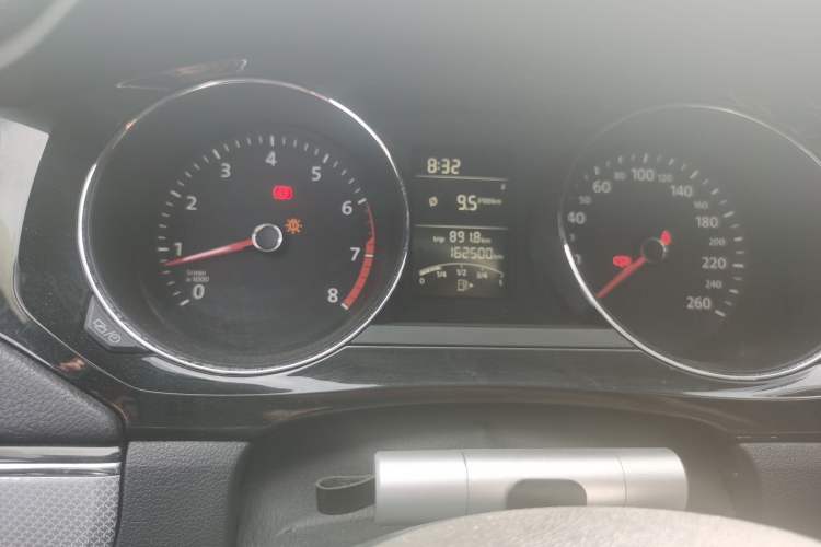 Used Volkswagen Sagitar 2015 1.6L Manual Comfort Model Instrument Cluster