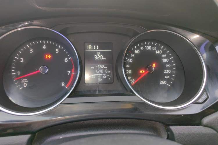 Used Volkswagen Sagitar 2015 1.6L Manual Comfort Model Instrument Cluster
