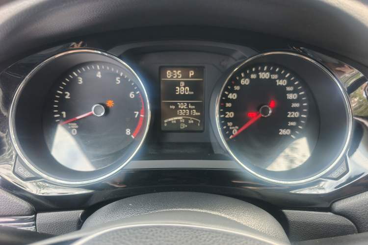 Used Volkswagen Sagitar 2015 1.6L Automatic Comfort Model Instrument Cluster