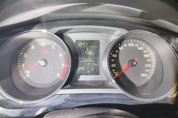 Used Volkswagen Sagitar 2015 1.6L Manual Comfort Model Instrument Cluster
