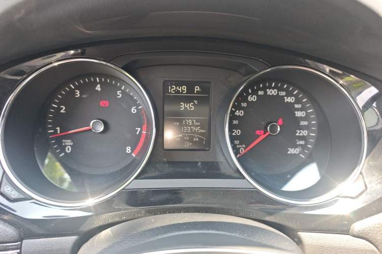 Used Volkswagen Sagitar 2015 1.6L Automatic Comfort Model Instrument Cluster