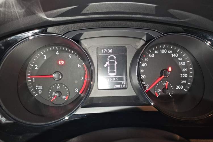 Used Volkswagen Sagitar 2015 230TSI Manual Luxury Edition Instrument Cluster