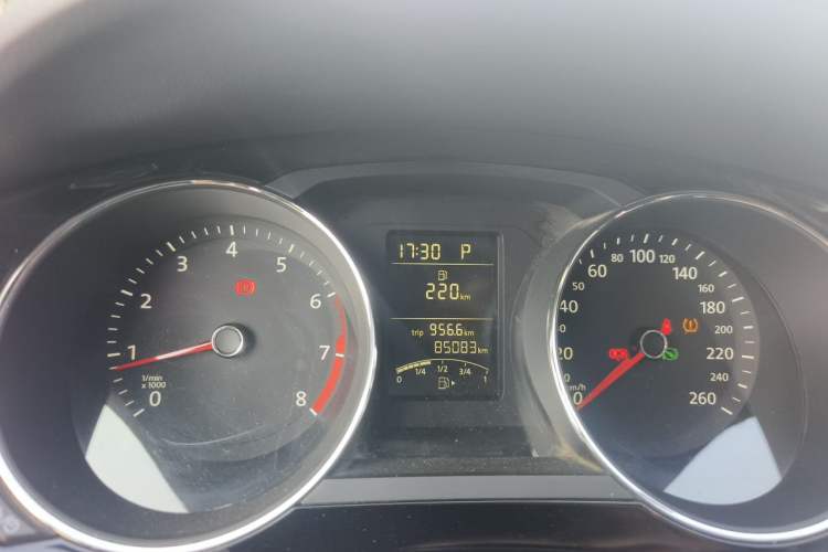 Used Volkswagen Sagitar 2015 1.6L Automatic Comfort Model Instrument Cluster