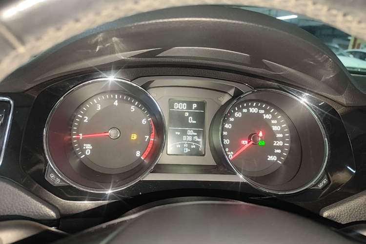 Used Volkswagen Sagitar 2015 1.6L Automatic Comfort Model Instrument Cluster