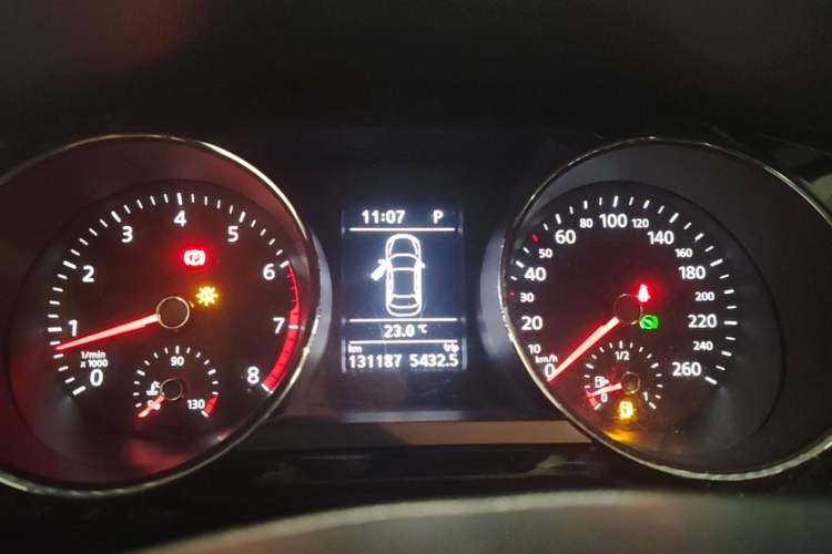 Used Volkswagen Sagitar 2015 230TSI Automatic Luxury Model Instrument Cluster
