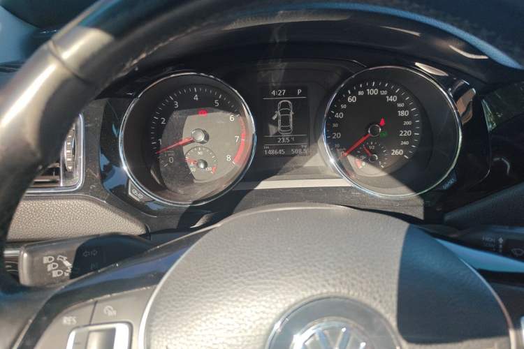 Used Volkswagen Sagitar 2015 230TSI Automatic Luxury Model Instrument Cluster