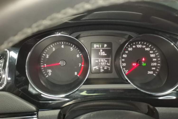 Used Volkswagen Sagitar 2015 1.6L Automatic Comfort Model Instrument Cluster
