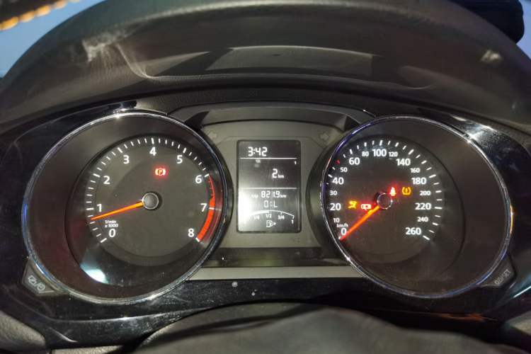 Used Volkswagen Sagitar 2015 1.6L Manual Comfort Model Instrument Cluster