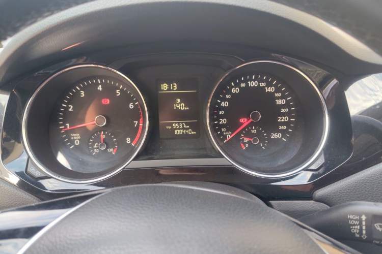 Used Volkswagen Sagitar 2015 230TSI Manual Comfort Version Instrument Cluster