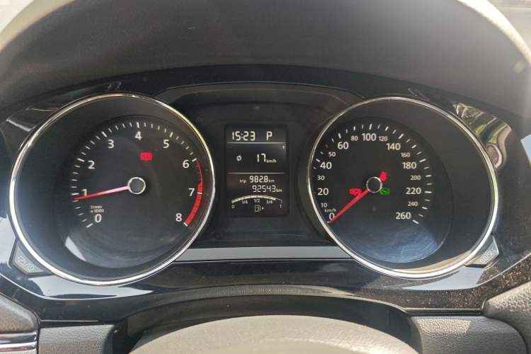 Used Volkswagen Sagitar 2015 1.6L Automatic Comfort Model Instrument Cluster
