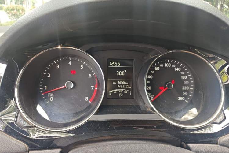 Used Volkswagen Sagitar 2015 1.6L Manual Comfort Model Instrument Cluster
