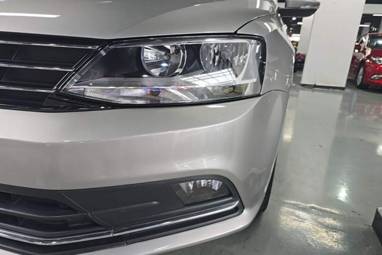 Used Volkswagen Sagitar 2015 1.6L Automatic Comfort Model Left Front Headlight