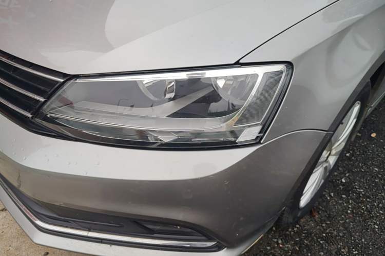 Used Volkswagen Sagitar 2015 1.6L Automatic Comfort Model Left Front Headlight