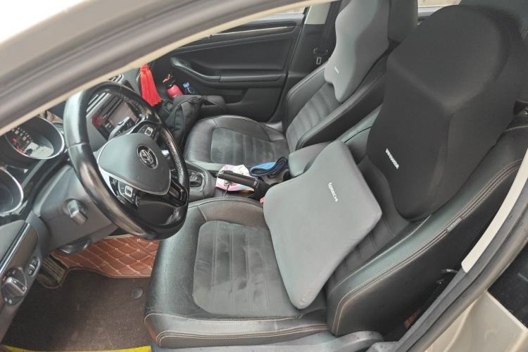 Used Volkswagen Sagitar 2015 230TSI Automatic Luxury Model Left Front Seat