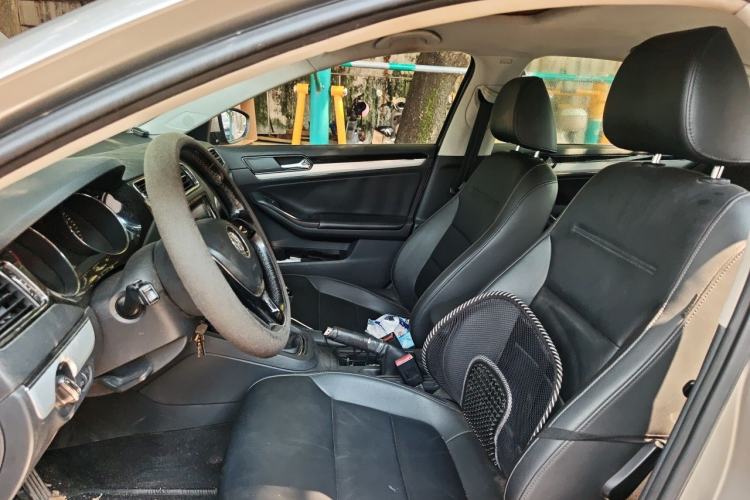 Used Volkswagen Sagitar 2015 1.6L Manual Comfort Model Left Front Seat