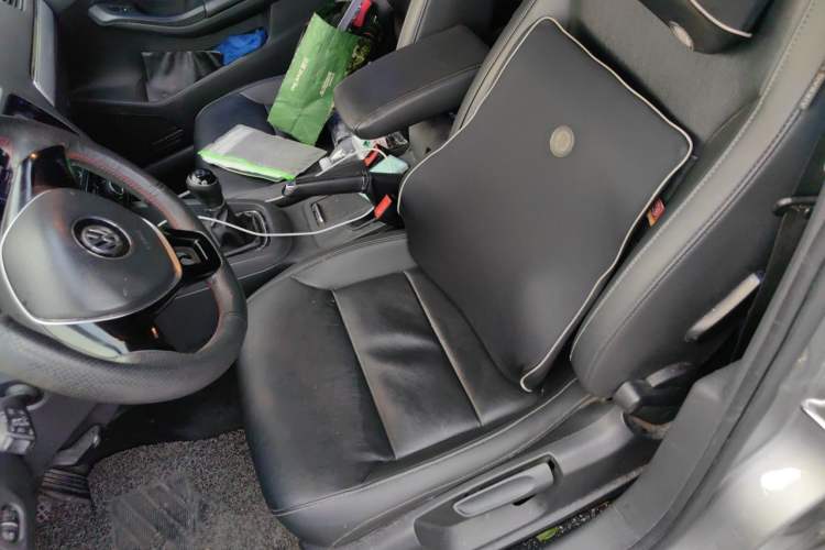 Used Volkswagen Sagitar 2015 1.6L Manual Comfort Model Left Front Seat