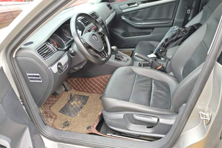 Used Volkswagen Sagitar 2015 1.6L Automatic Comfort Model Left Front Seat