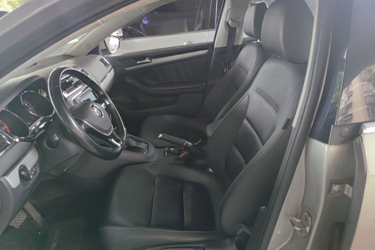 Used Volkswagen Sagitar 2015 230TSI Automatic Comfort Version Left Front Seat