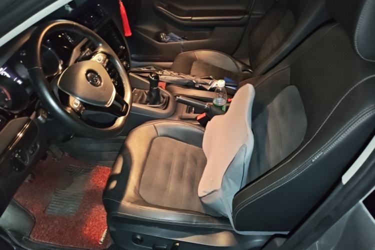 Used Volkswagen Sagitar 2015 230TSI Manual Luxury Edition Left Front Seat