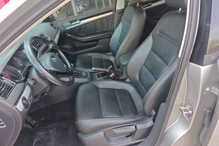Used Volkswagen Sagitar 2015 1.6L Automatic Comfort Model Left Front Seat