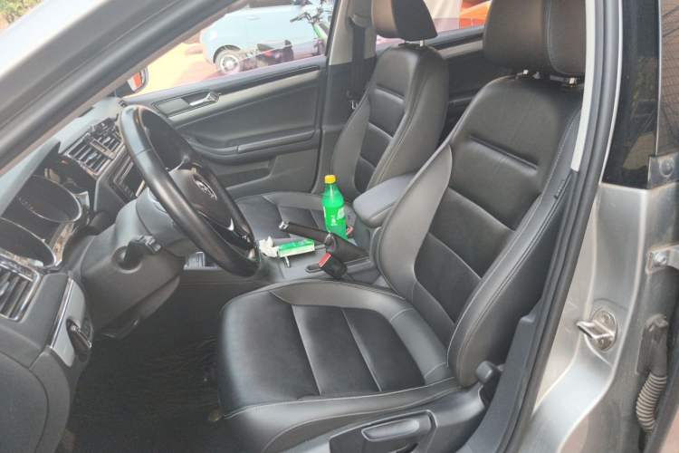 Used Volkswagen Sagitar 2015 1.6L Manual Comfort Model Left Front Seat