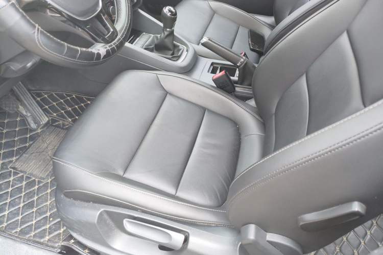 Used Volkswagen Sagitar 2015 1.6L Manual Comfort Model Left Front Seat