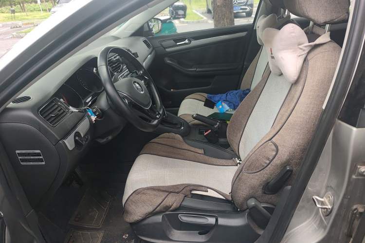 Used Volkswagen Sagitar 2015 1.6L Automatic Comfort Model Left Front Seat
