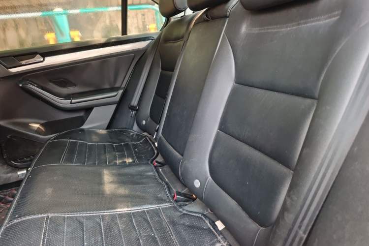 Used Volkswagen Sagitar 2015 1.6L Manual Comfort Model Left Rear Seat