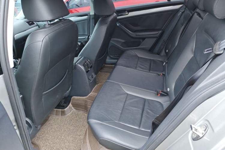 Used Volkswagen Sagitar 2015 1.6L Automatic Comfort Model Left Rear Seat