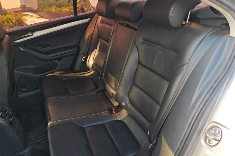 Used Volkswagen Sagitar 2015 1.6L Manual Comfort Model Left Rear Seat