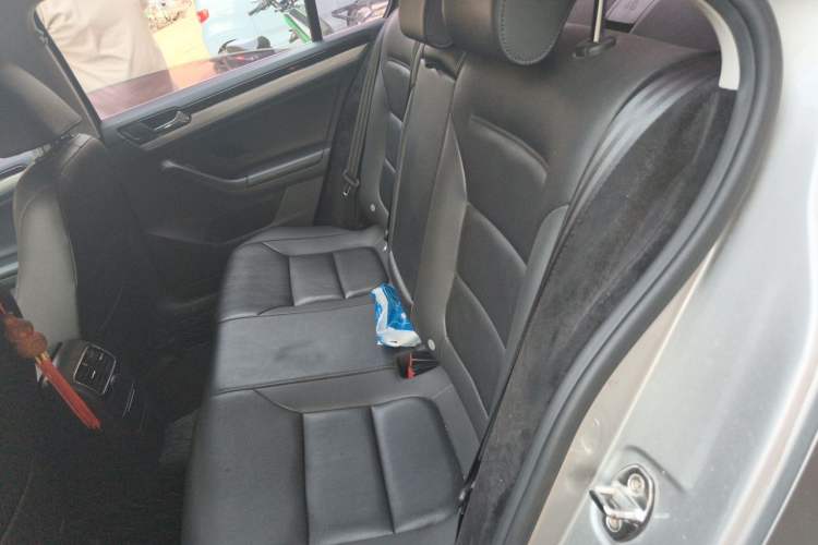 Used Volkswagen Sagitar 2015 1.6L Manual Comfort Model Left Rear Seat