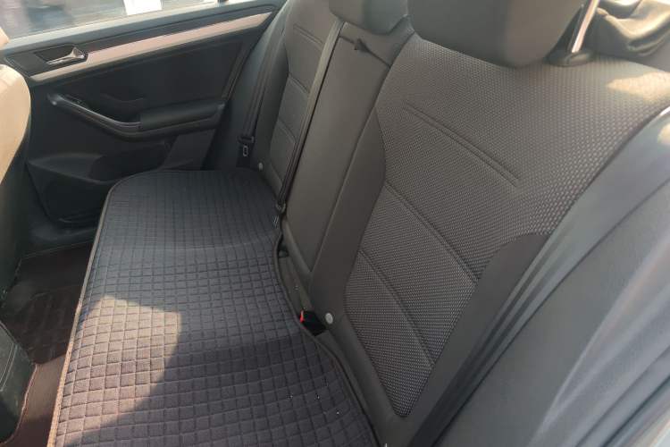 Used Volkswagen Sagitar 2015 1.6L Manual Fashion Edition Left Rear Seat
