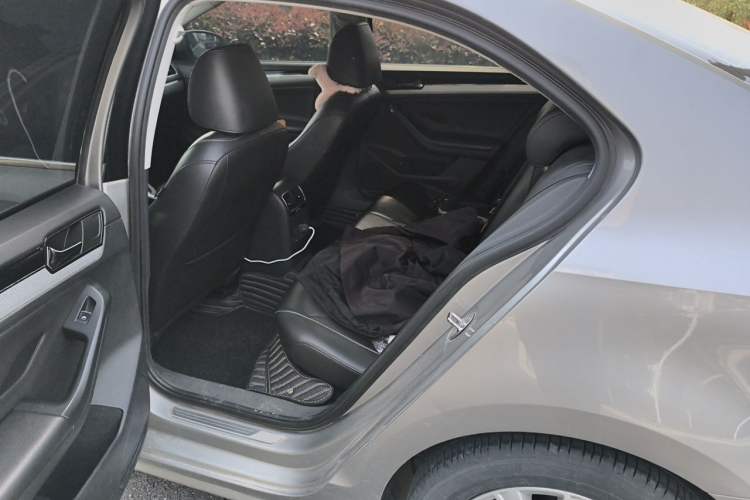 Used Volkswagen Sagitar 2015 230TSI Automatic Comfort Version Left Rear Seat