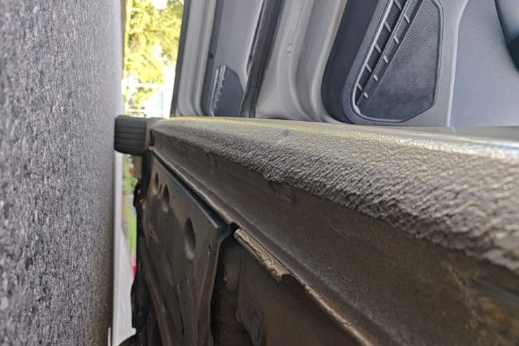 Used Volkswagen Sagitar 2015 1.6L Automatic Comfort Model Left Side Sill