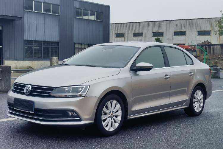 Used Volkswagen Sagitar 2015 1.6L Automatic Comfort Model Guazi used car, China used car export, Used car for sale, Used  cars, Cheapest cars for sale