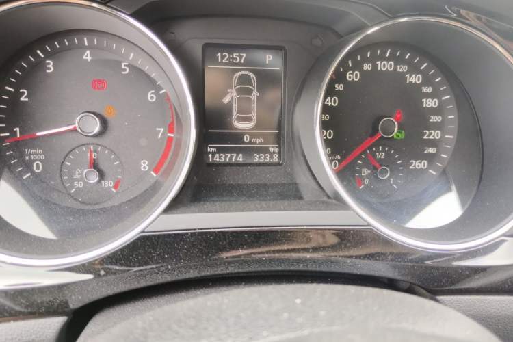 Used Volkswagen Sagitar 2015 280TSI Automatic Flagship Model Odometer Close Up