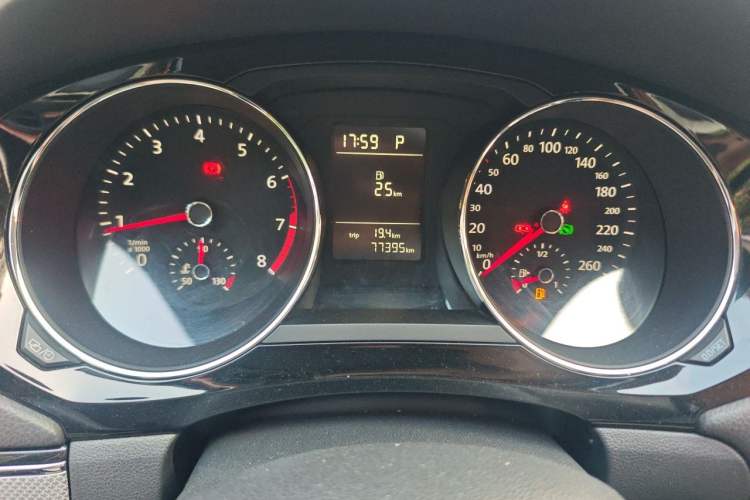 Used Volkswagen Sagitar 2015 230TSI Automatic Comfort Version Odometer Close Up