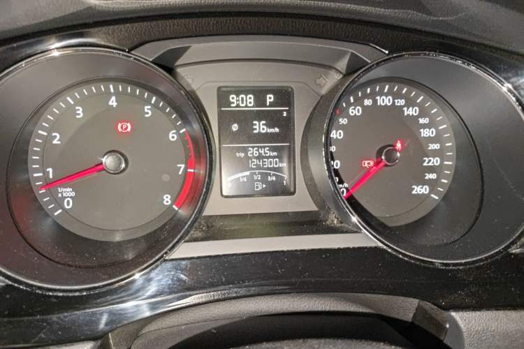 Used Volkswagen Sagitar 2015 1.6L Automatic Comfort Model Odometer Close Up