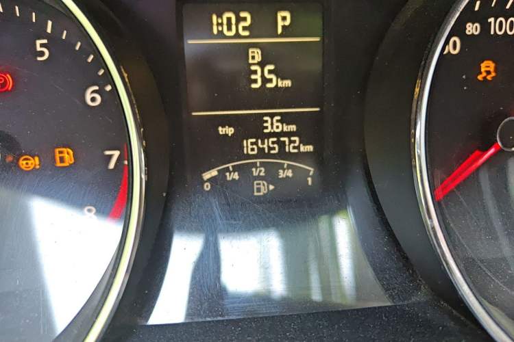 Used Volkswagen Sagitar 2015 1.6L Automatic Comfort Model Odometer Close Up