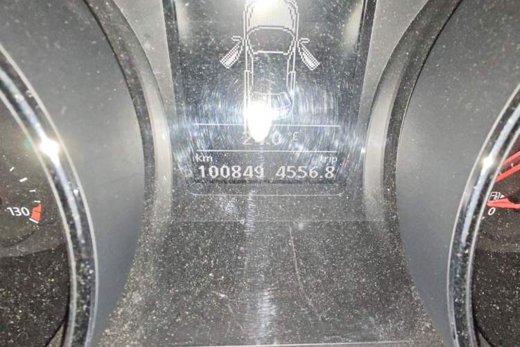 Used Volkswagen Sagitar 2015 280TSI Automatic Flagship Model Odometer Close Up