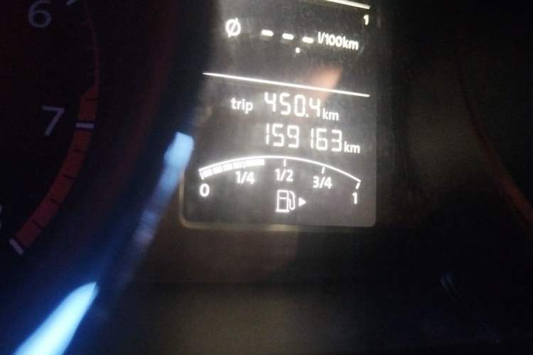 Used Volkswagen Sagitar 2015 1.6L Manual Comfort Model Odometer Close Up
