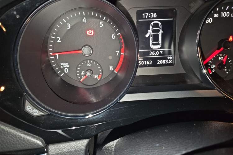 Used Volkswagen Sagitar 2015 230TSI Manual Luxury Edition Odometer Close Up