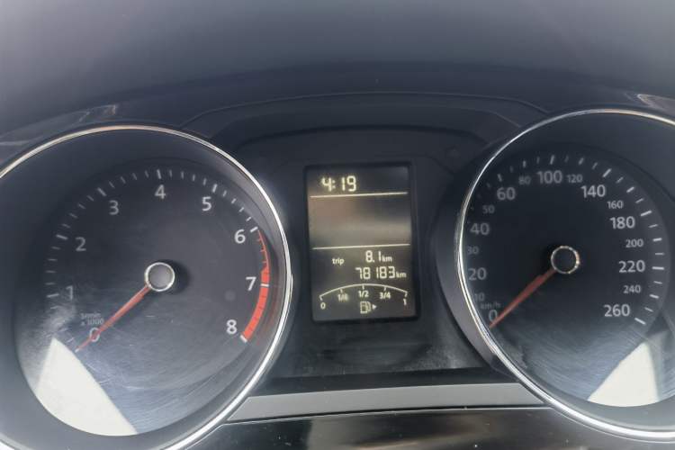 Used Volkswagen Sagitar 2015 1.6L Automatic Comfort Model Odometer Close Up