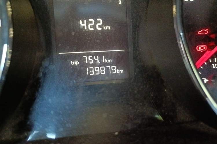 Used Volkswagen Sagitar 2015 230TSI Automatic Comfort Version Odometer Close Up