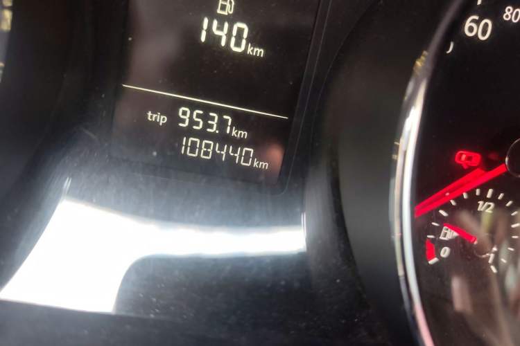 Used Volkswagen Sagitar 2015 230TSI Manual Comfort Version Odometer Close Up