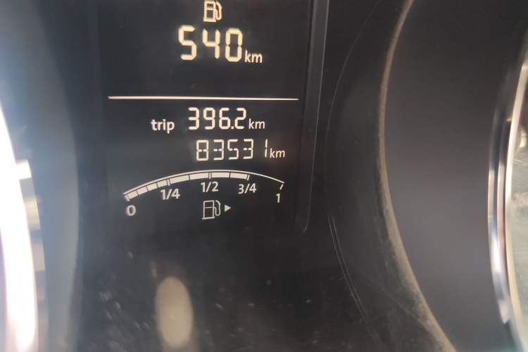 Used Volkswagen Sagitar 2015 1.6L Manual Fashion Edition Odometer Close Up