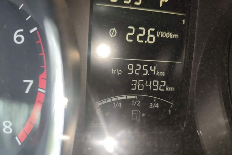 Used Volkswagen Sagitar 2015 1.6L Automatic Comfort Model Odometer Close Up