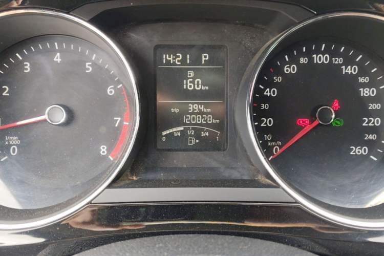 Used Volkswagen Sagitar 2015 1.6L Automatic Comfort Model Odometer Close Up
